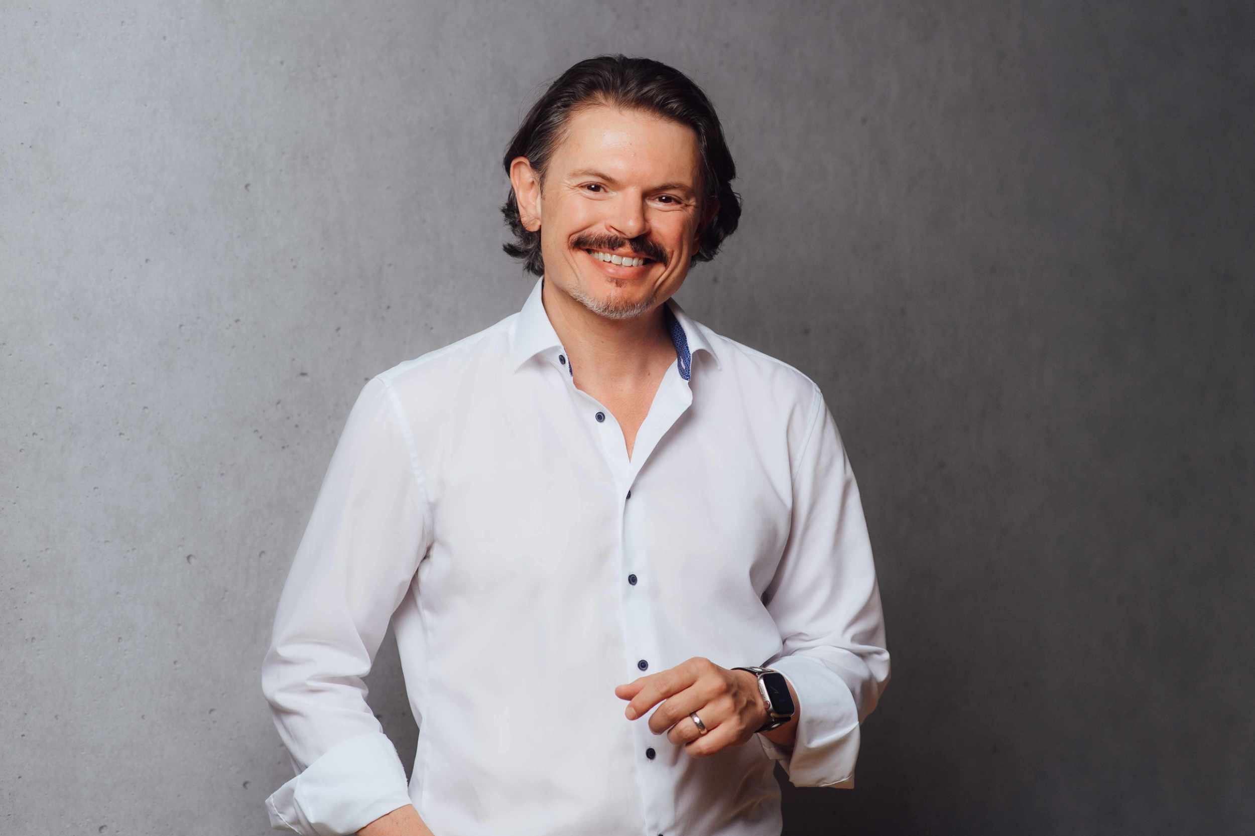 Armin Hassdenteufel München Senior Consultant Sales Marketing KI